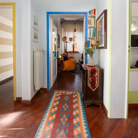 Апартаменты Colorful Tuscan Retreat Steps From Casole Center *